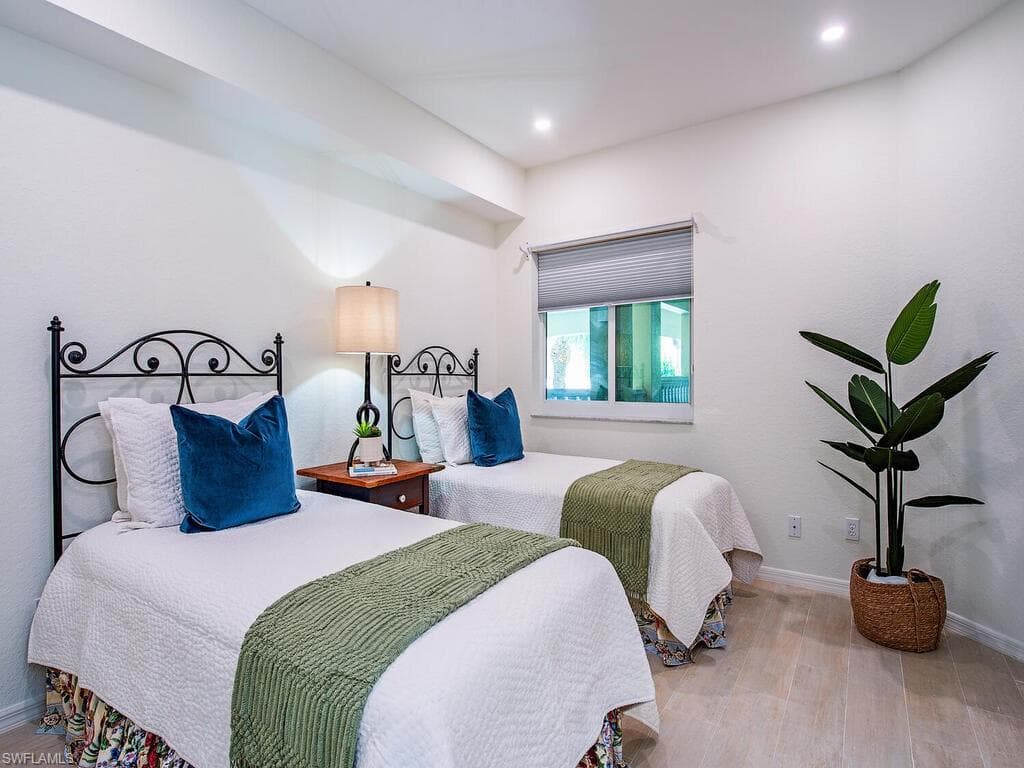 7671 Pebble Creek Cir 101, Naples, FL 34108-10