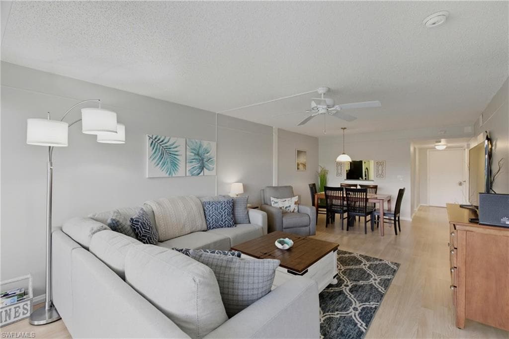 3030 Binnacle Dr 103, Naples, FL 34103-5