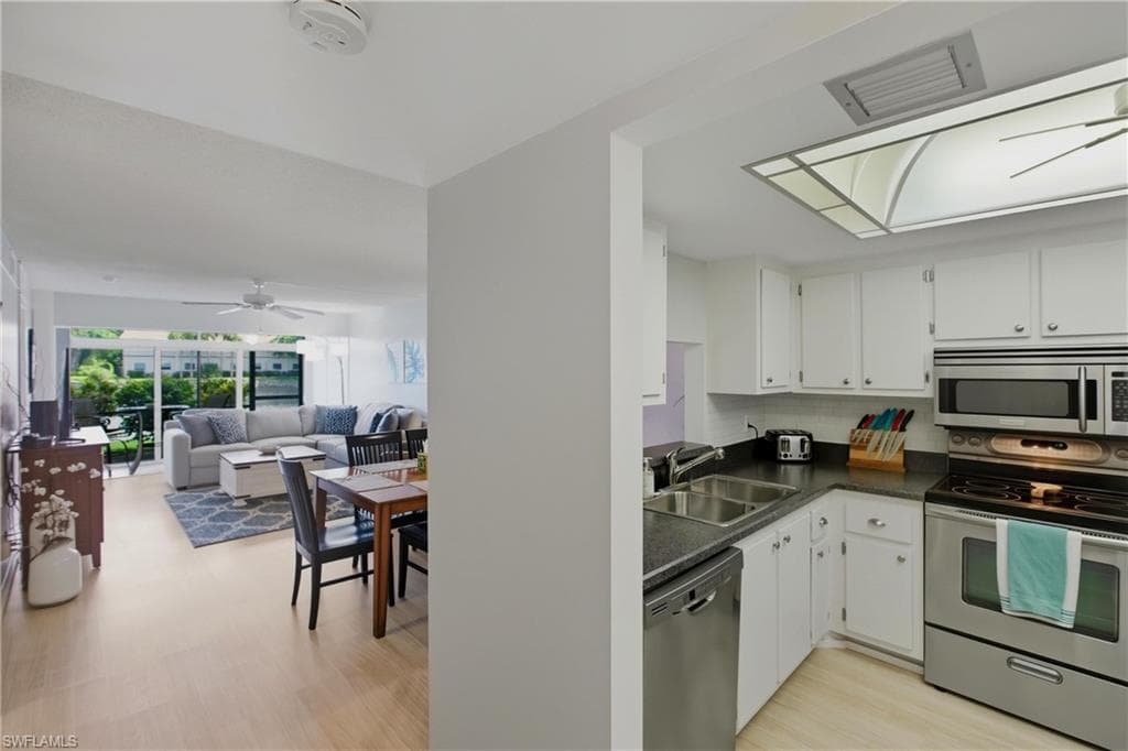 3030 Binnacle Dr 103, Naples, FL 34103-7