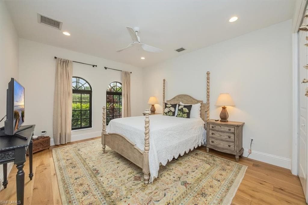 1007 Tivoli Dr, Naples, FL 34104-15