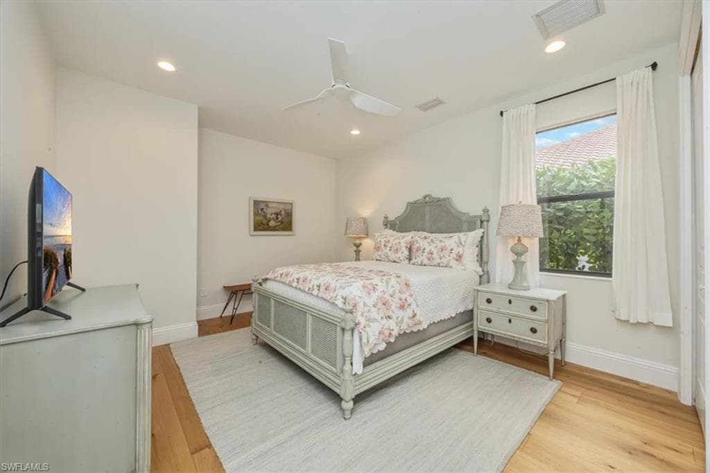 1007 Tivoli Dr, Naples, FL 34104-16