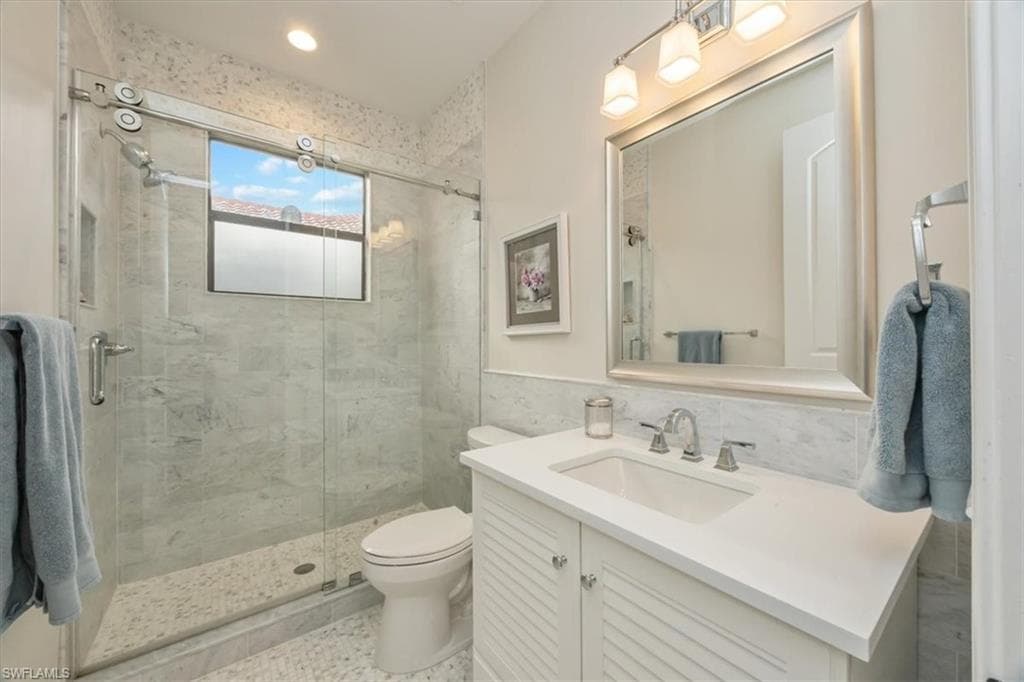 1007 Tivoli Dr, Naples, FL 34104-17