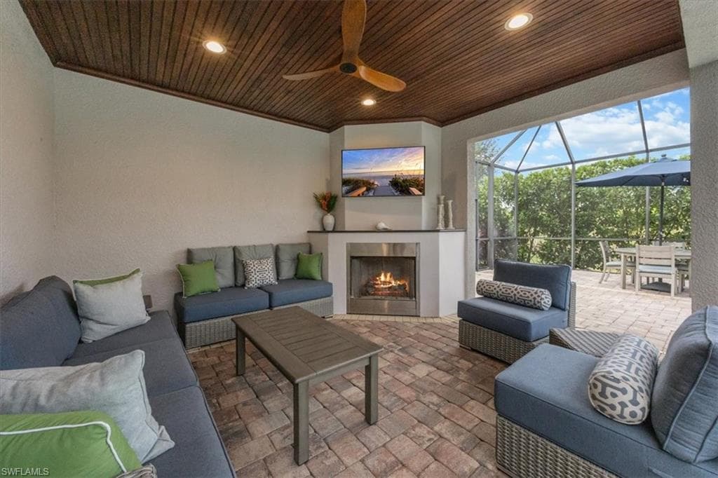 1007 Tivoli Dr, Naples, FL 34104-22