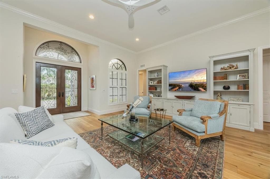 1007 Tivoli Dr, Naples, FL 34104-4