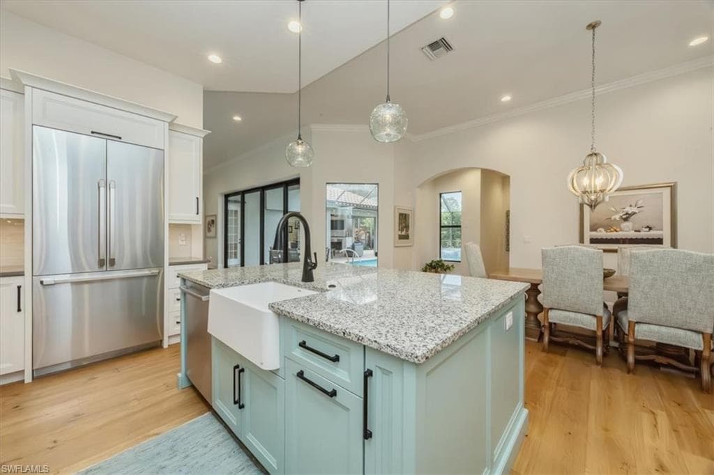 1007 Tivoli Dr, Naples, FL 34104-6