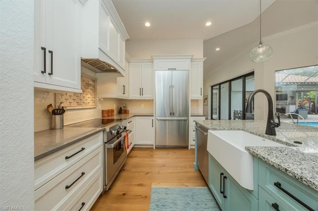 1007 Tivoli Dr, Naples, FL 34104-7