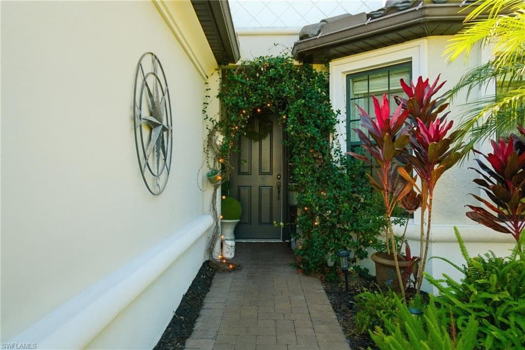 8190 Lucello Ter S, Naples, FL 34114-8