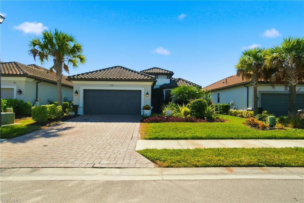 8190 Lucello Ter S, Naples, FL 34114-1