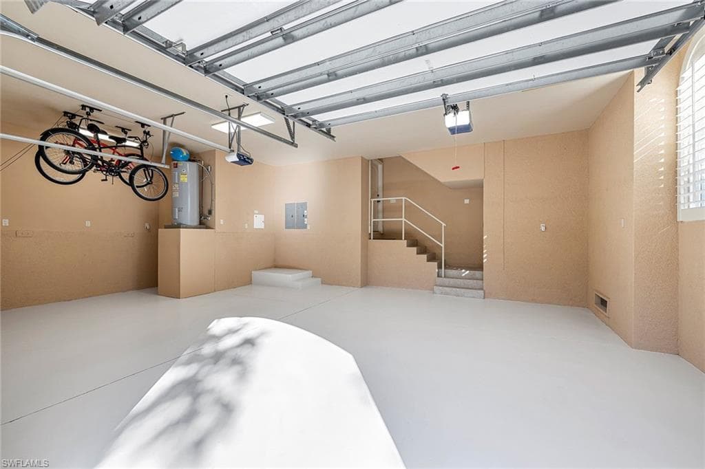 533 15th Ave S, Naples, FL 34102-15