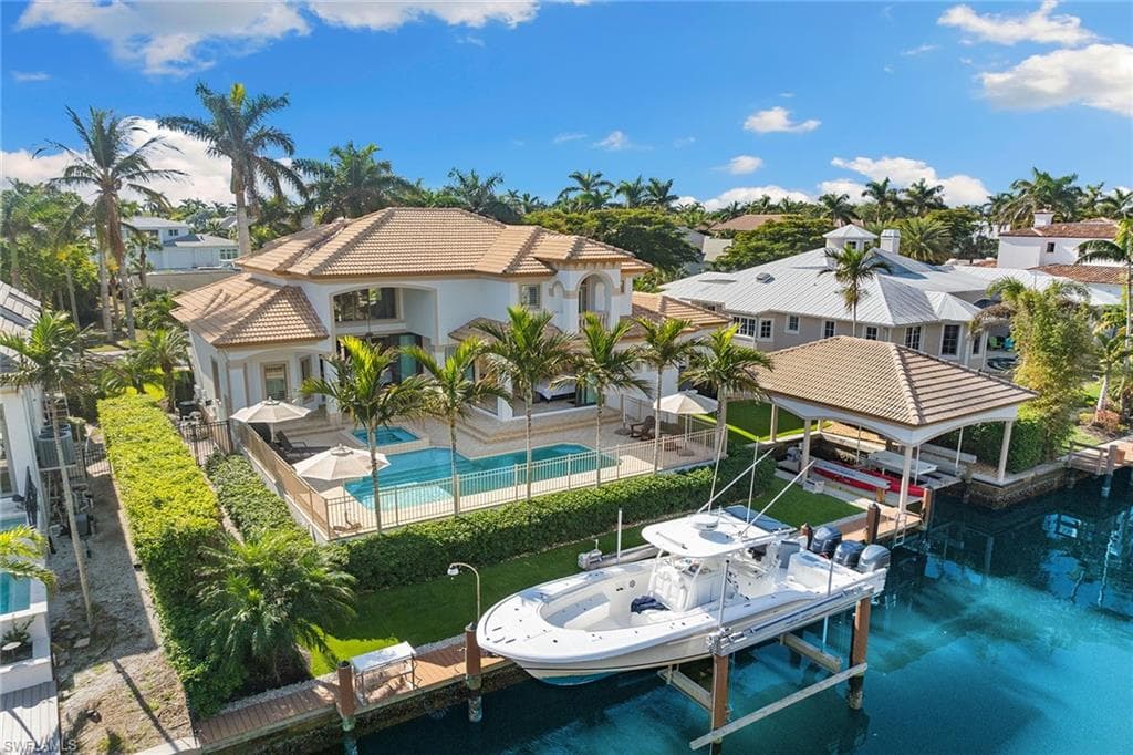 533 15th Ave S, Naples, FL 34102-1