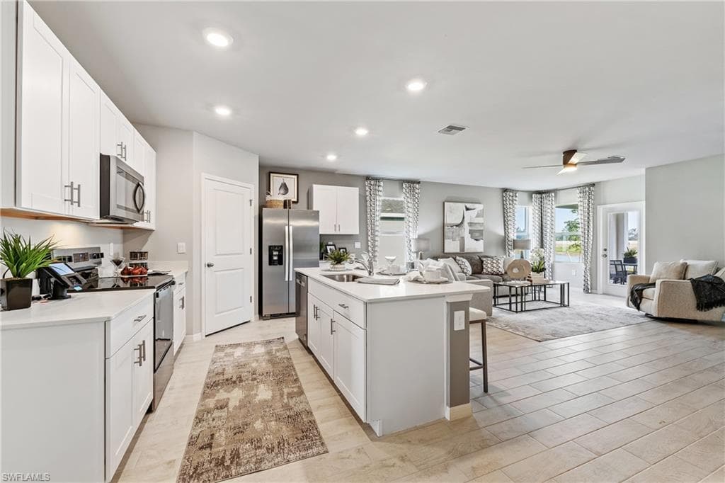 2521 28th Ter, Cape Coral, FL 33993-5