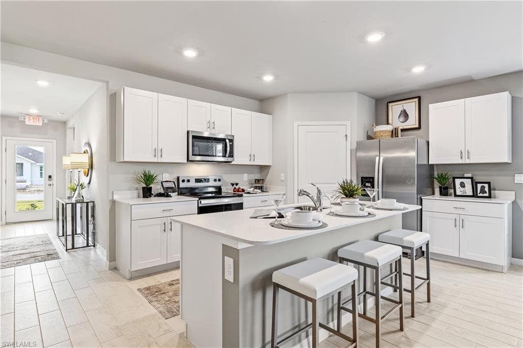 2521 28th Ter, Cape Coral, FL 33993-6