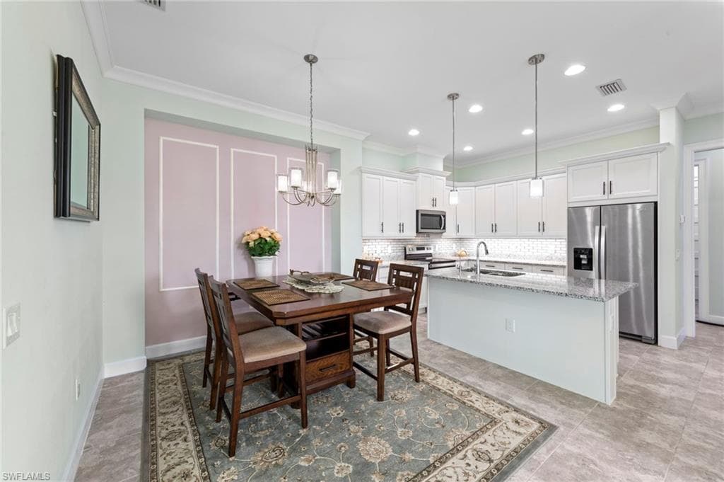 6933 Saona Ct, Naples, FL 34113-10