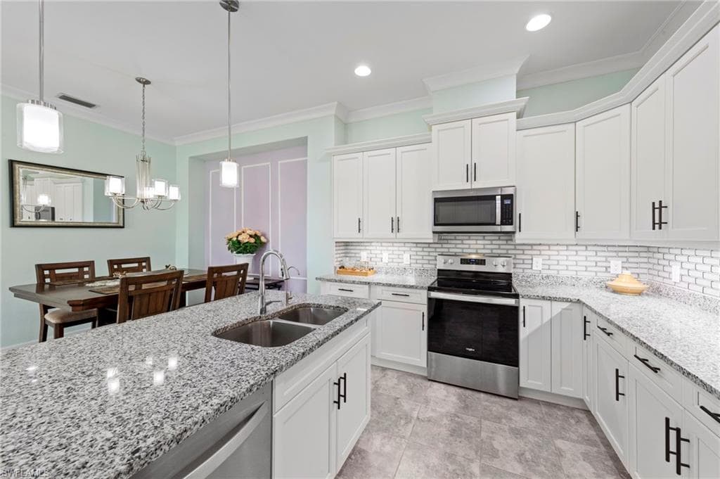 6933 Saona Ct, Naples, FL 34113-12