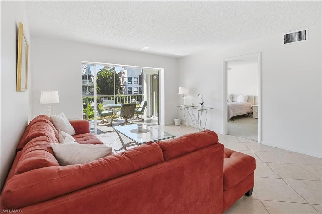 1200 Blue Point Ave A1, Naples, FL 34102-8