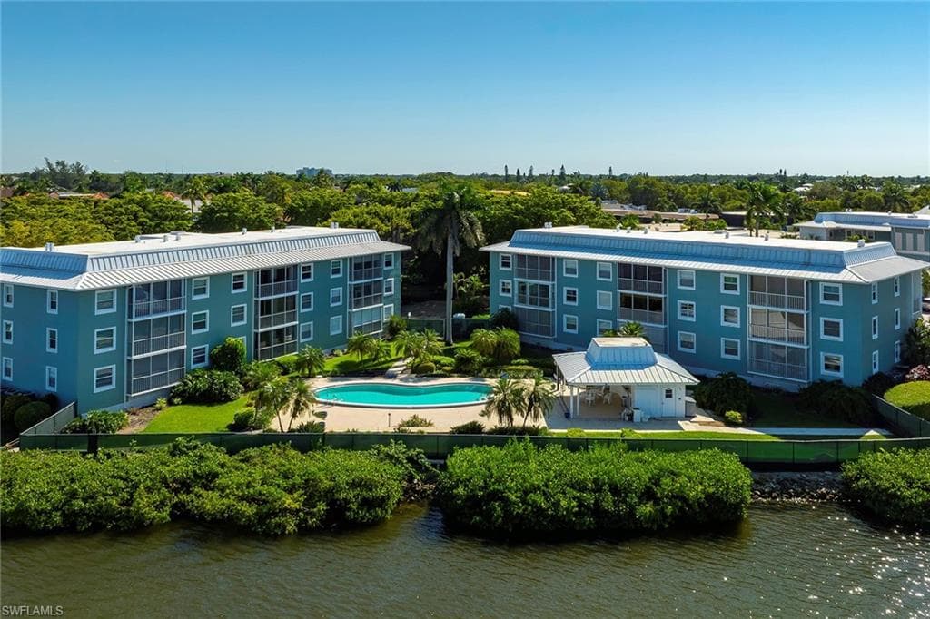 1200 Blue Point Ave A1, Naples, FL 34102-35