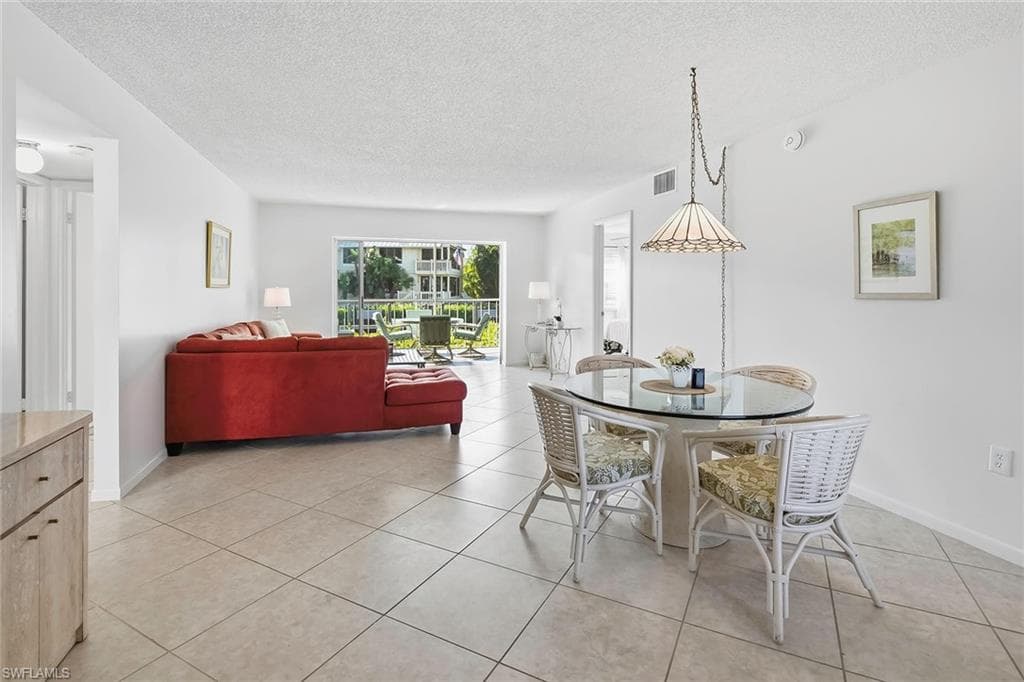 1200 Blue Point Ave A1, Naples, FL 34102-6