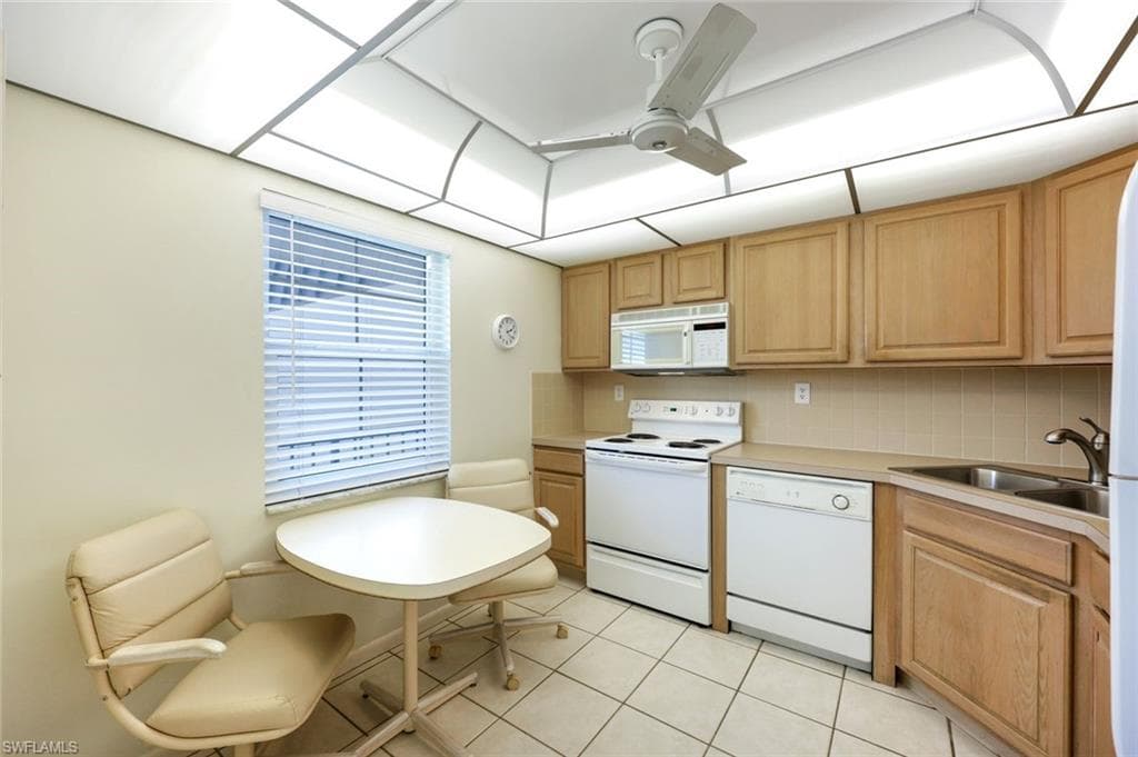 4200 Belair Ln 302, Naples, FL 34103-8