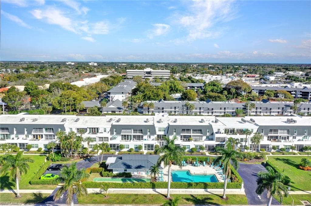 4200 Belair Ln 302, Naples, FL 34103-3