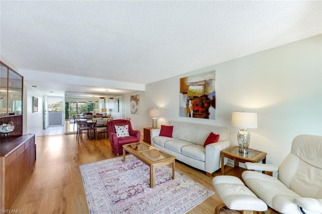 4200 Belair Ln 302, Naples, FL 34103-7