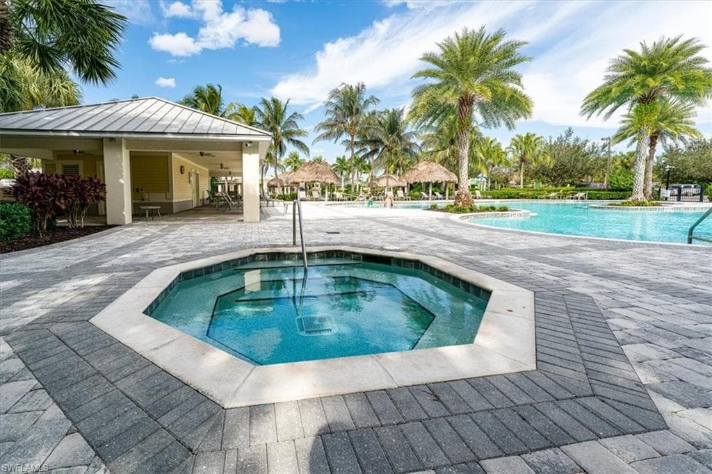 1996 Parson St, Naples, FL 34120-44