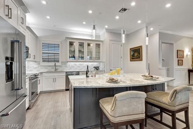 9637 Montelanico Loop 203, Naples, FL 34119-3