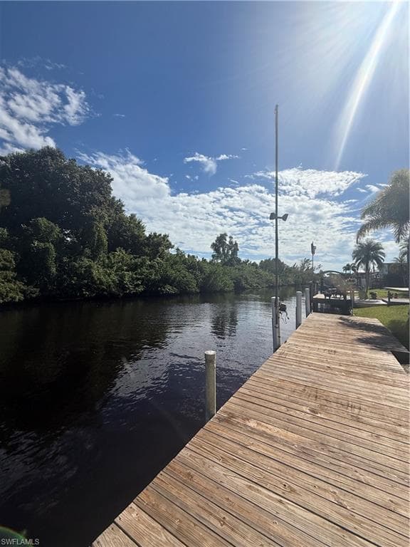 350 Shoreland Dr, Fort Myers, FL 33905-9