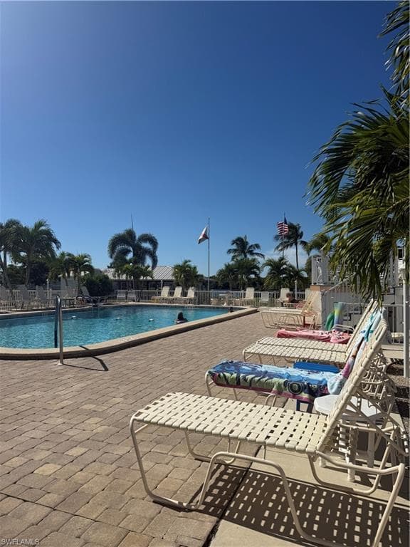 350 Shoreland Dr, Fort Myers, FL 33905-10