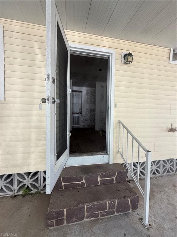 350 Shoreland Dr, Fort Myers, FL 33905-41