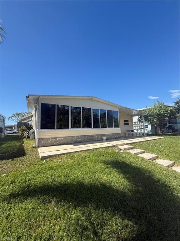 350 Shoreland Dr, Fort Myers, FL 33905-4
