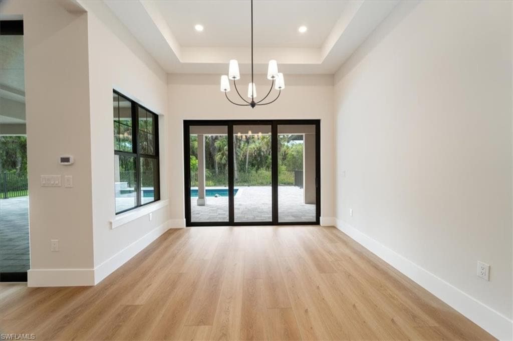 699 1st St NW, Naples, FL 34120-9