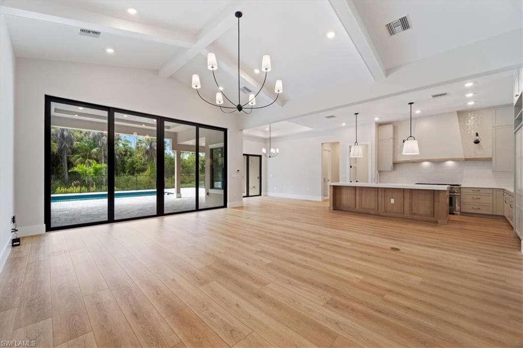 699 1st St NW, Naples, FL 34120-10