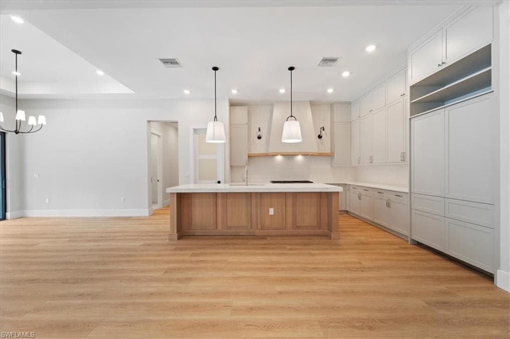 699 1st St NW, Naples, FL 34120-13