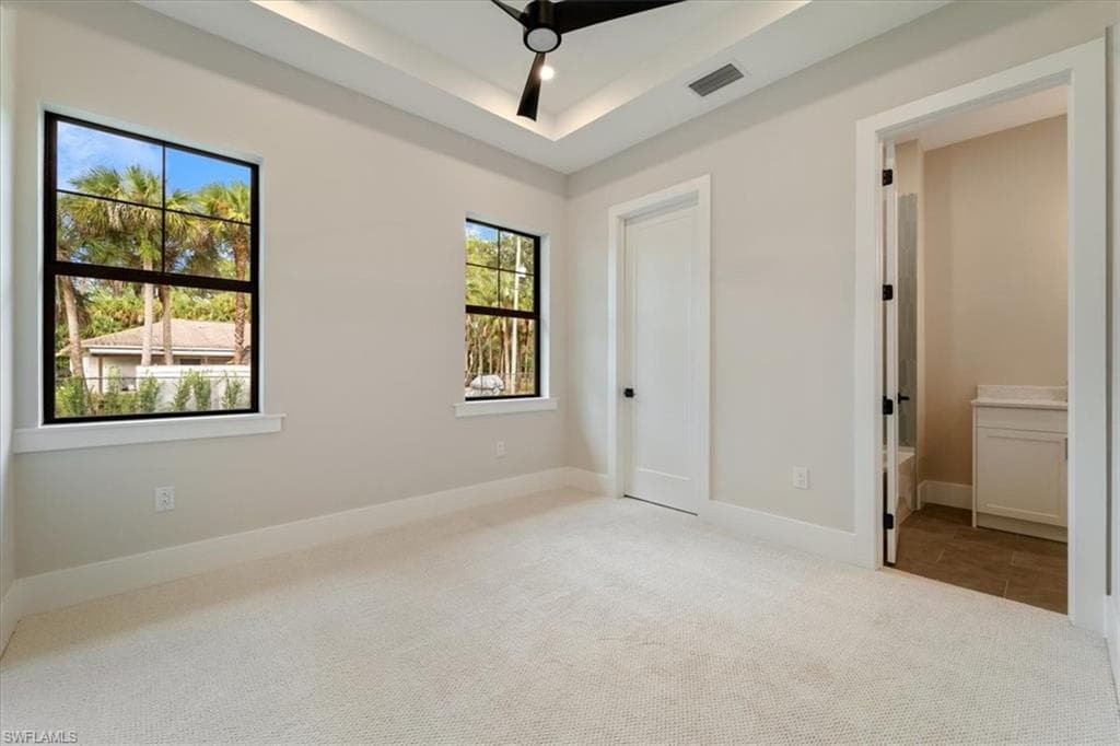 699 1st St NW, Naples, FL 34120-24