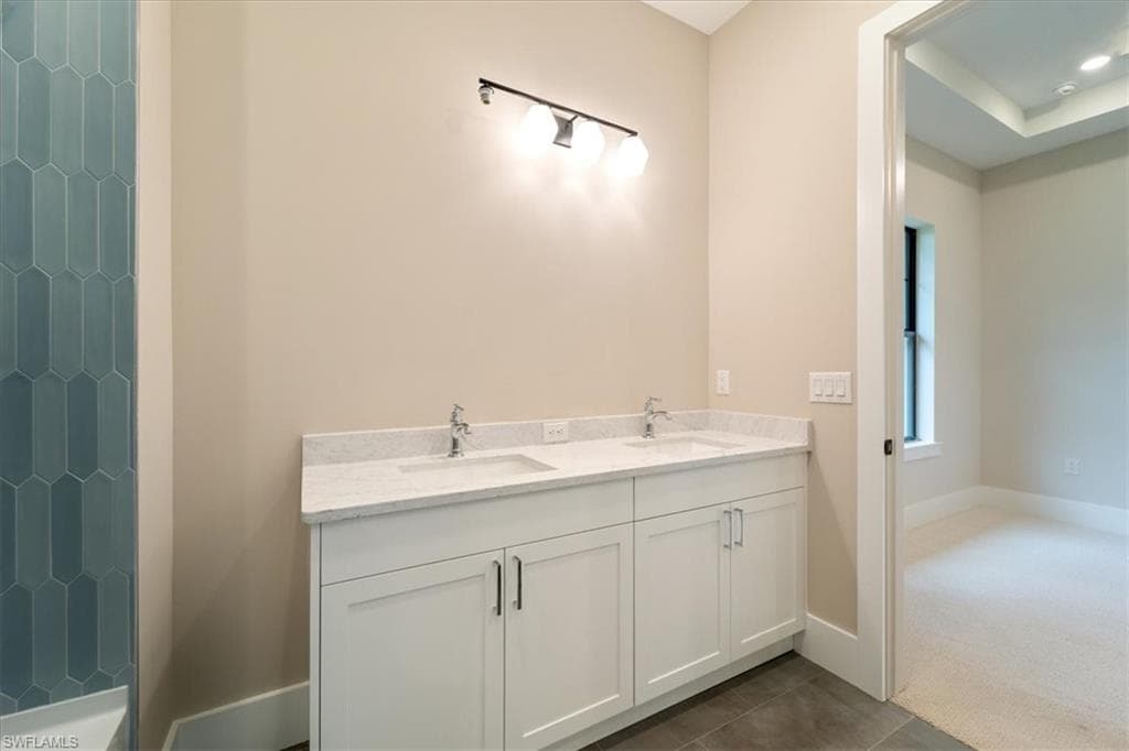 699 1st St NW, Naples, FL 34120-31