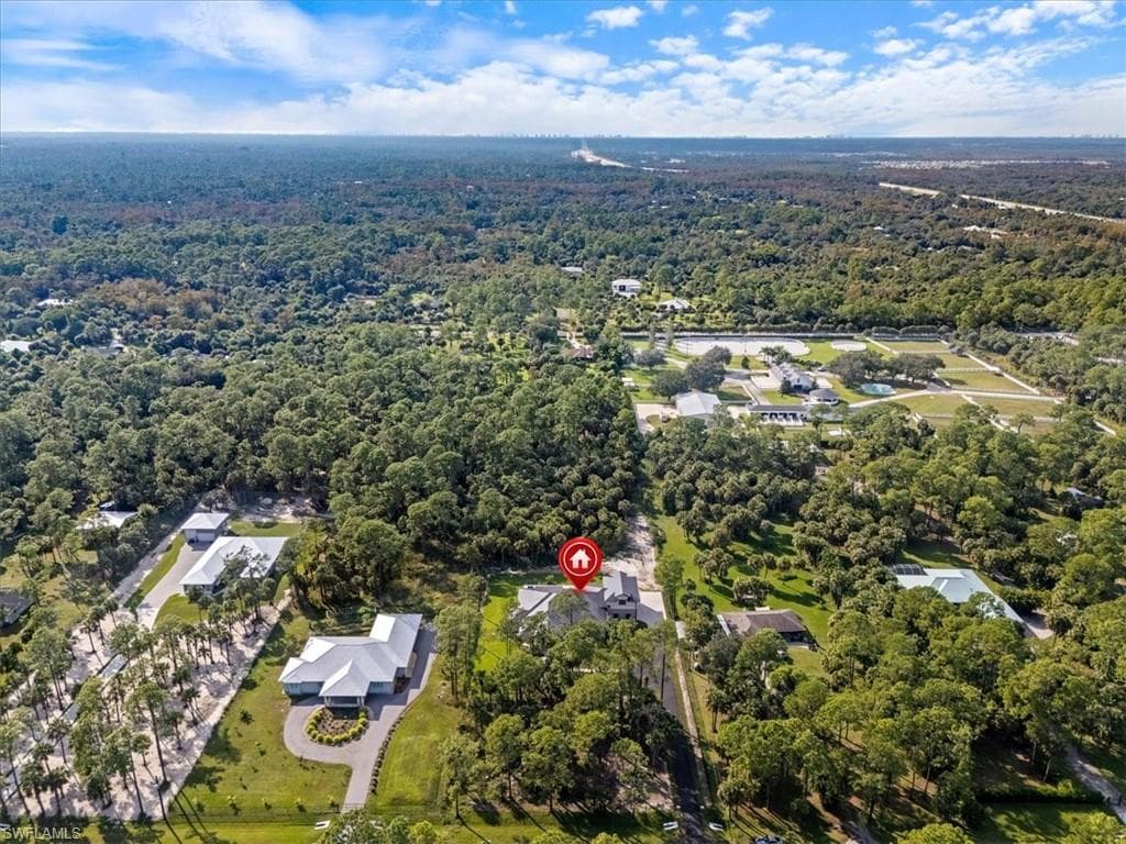 699 1st St NW, Naples, FL 34120-40