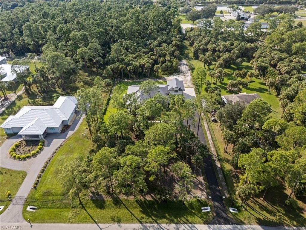 699 1st St NW, Naples, FL 34120-41