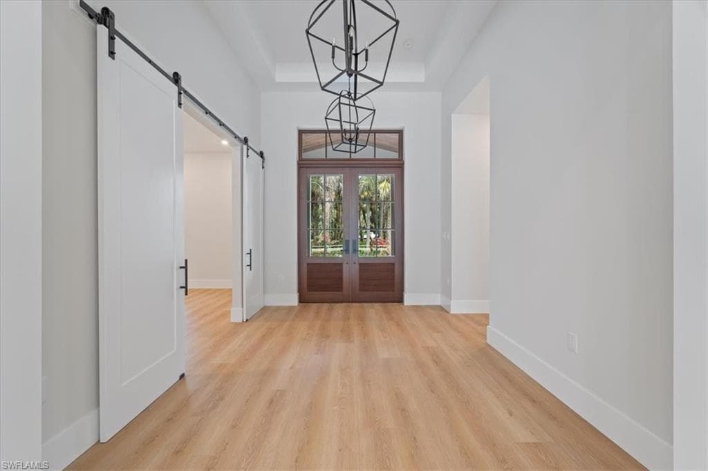 699 1st St NW, Naples, FL 34120-5