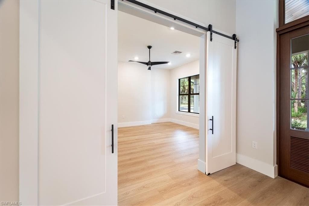 699 1st St NW, Naples, FL 34120-6