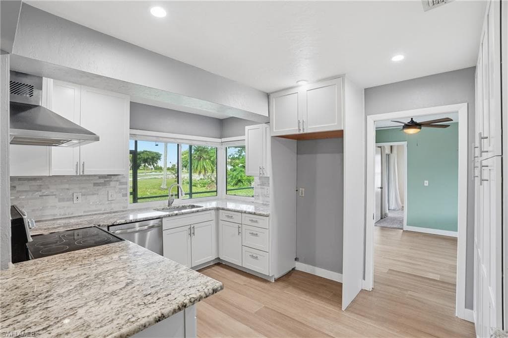 223 Pine Valley Cir, Naples, FL 34113-15