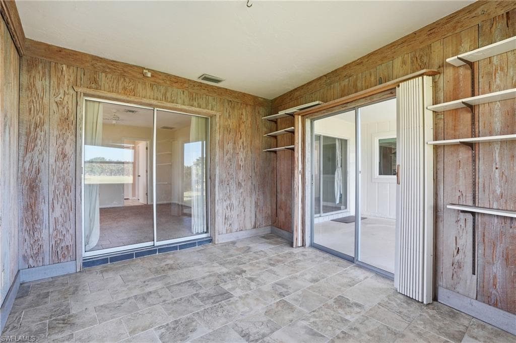 223 Pine Valley Cir, Naples, FL 34113-29