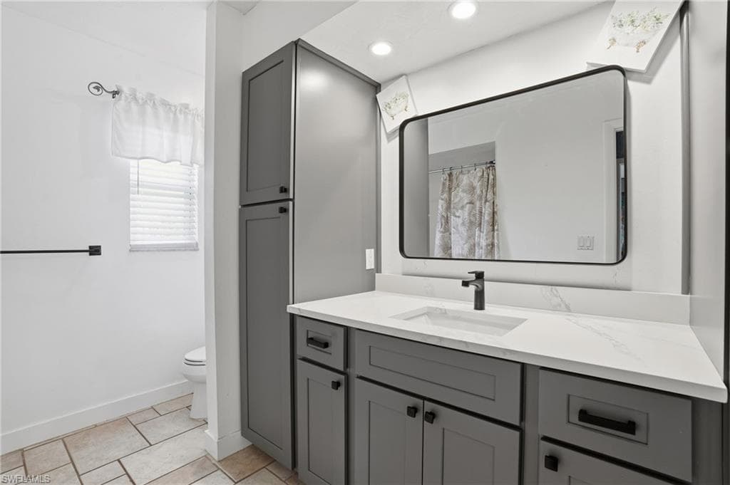 223 Pine Valley Cir, Naples, FL 34113-33