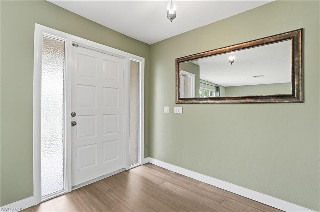 223 Pine Valley Cir, Naples, FL 34113-5