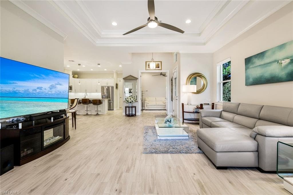 5802 Haiti Dr, Naples, FL 34113-8