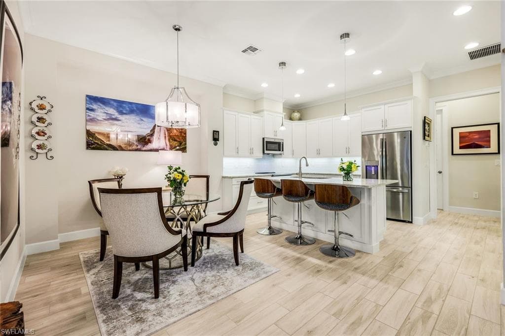 5802 Haiti Dr, Naples, FL 34113-10