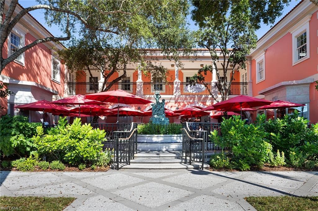 421 12th Ave S A14, Naples, FL 34102-17