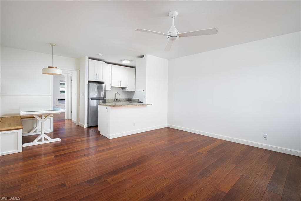 421 12th Ave S A14, Naples, FL 34102-2