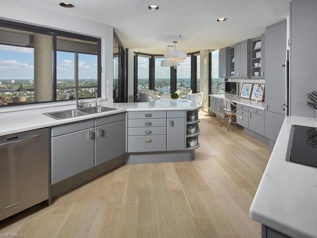 4951 Gulf Shore Blvd N 1204, Naples, FL 34103-5