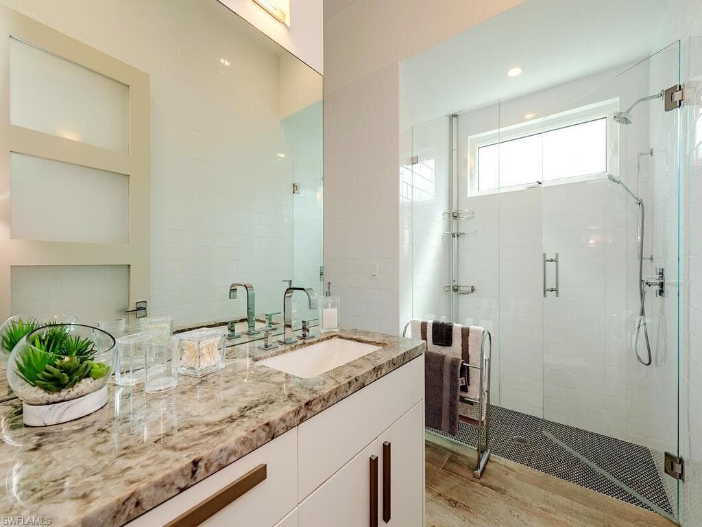 2323 Harbor Rd, Naples, FL 34104-15