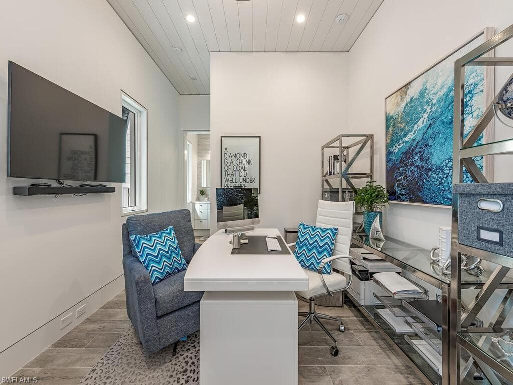 2323 Harbor Rd, Naples, FL 34104-16